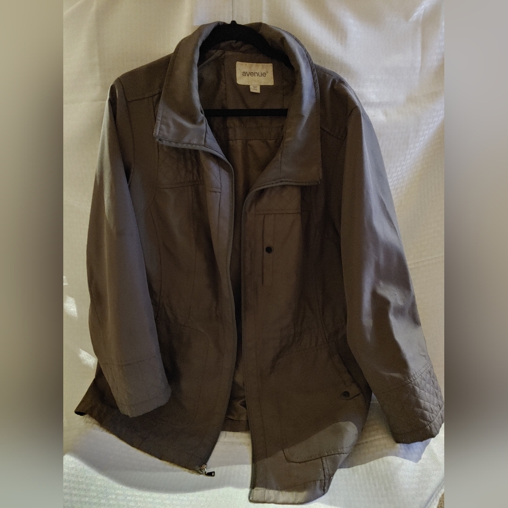 AVENUE lightweight rain jacket